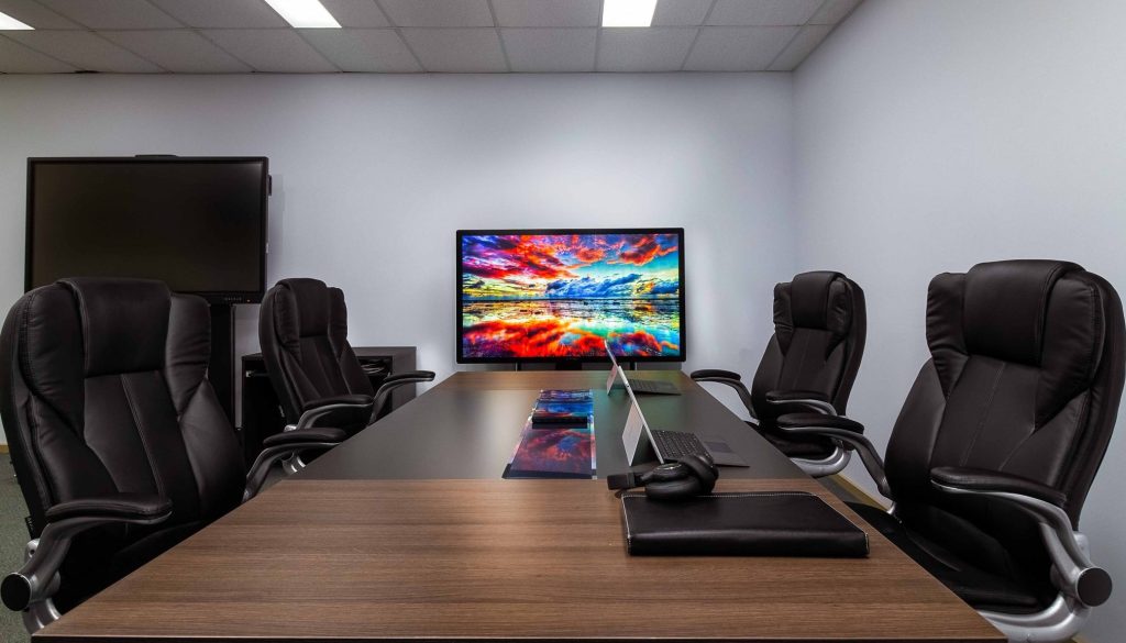 Boardroom Wireless Touchscreen Monitor